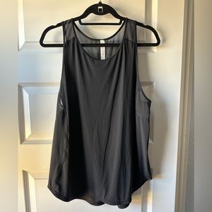 Lululemon women’s workout tank size 12